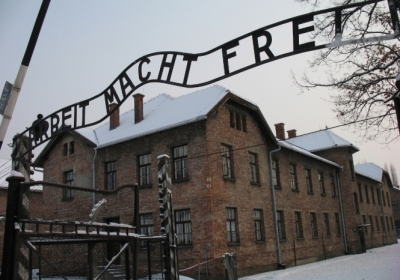 В Німеччині судитимуть літнього охоронця табору Освенцим за вбивство 179 тис людей
