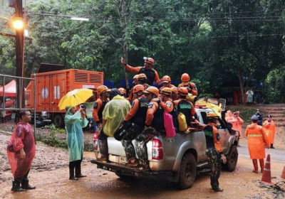 В Таиланде спасли детей, заблудившихся в пещере - ВИДЕО