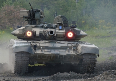 В боях за Алеппо Асад задействовал российские танки Т-90 - ВИДЕО
