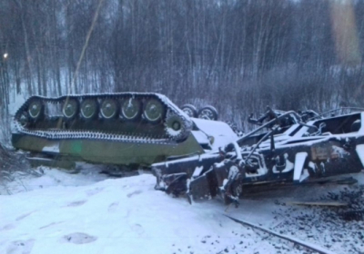 Эшелон с танками сошел с рельсов в России