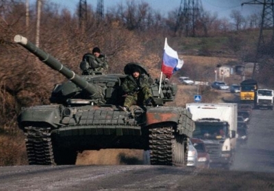 Станицу Луганскую атакует подразделение танков