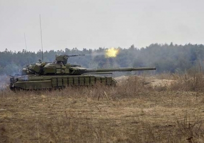 Террористы гатят по Золотому на Луганщине из танка