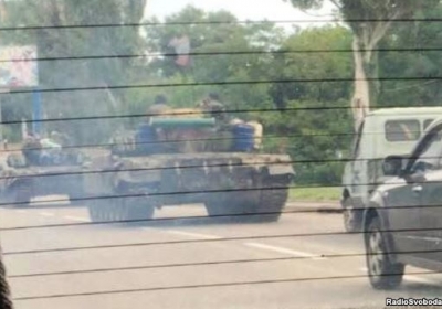 До центру Донецька проїхало кілька танків