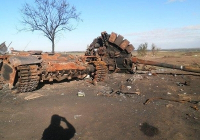 Силы АТО уничтожили танк террористов и нанесли им значительный урон на блокпосту у Смелого