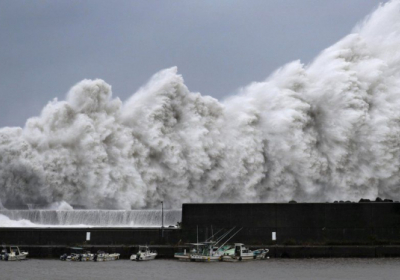 На Японію обрушився найбільший тайфун за 25 років, - ФОТО, ВІДЕО
