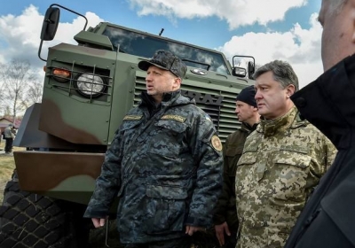 Порошенко назвал повышение боеготовности Украины основной задачей ВСУ на 2017 год