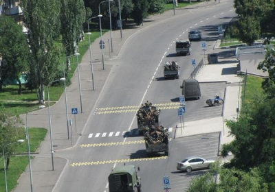 Три колонны с артиллерией едут в Донецк и Снежное без опознавательных знаков