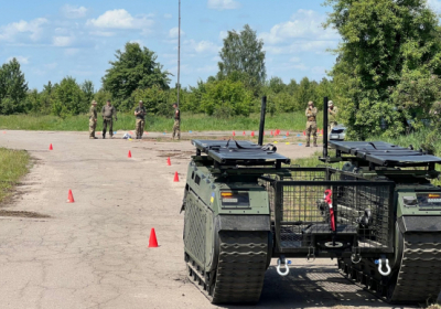 Нідерланди передадуть Україні партію роботів THeMIS для фронту