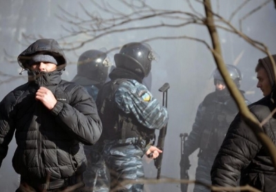 Подозреваемого в выдаче оружия для разгона Майдана выпустили из СИЗО