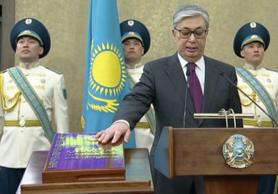Президент Казахстану під час візиту до москви вимагав від путіна припинити вербувати казахів на війну