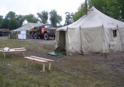На Луганщине мчсники создали транзитный пункт для переселенцев, - фото