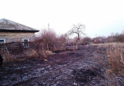 Неподалеку позиций украинских военных в Донбассе загорелась сухая трава детонировали снаряды, - ФОТО