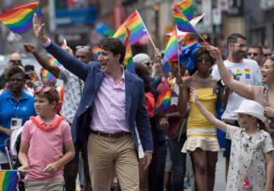 Премьер Канады вместе с семьей принял участие в гей-прайде, - ФОТО
