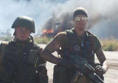 Російський спецназ фотографується на на фоні убитих 