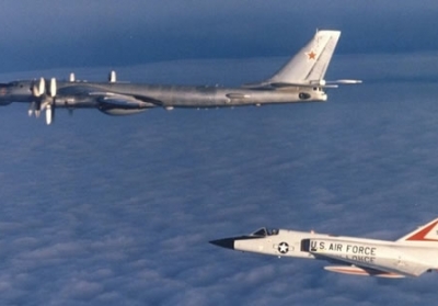 Из-за российских бомбардировщиков страны НАТО подняли в воздух свои истребители 