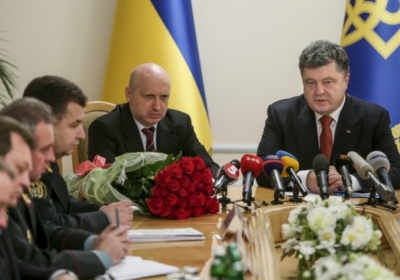 Порошенко ввел в действие решение СНБО относительно мирного урегулирования ситуации на Донбассе
