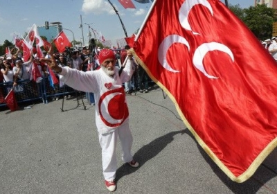 На парламентських виборах у Туреччині правляча партія набирає більше 50% голосів
