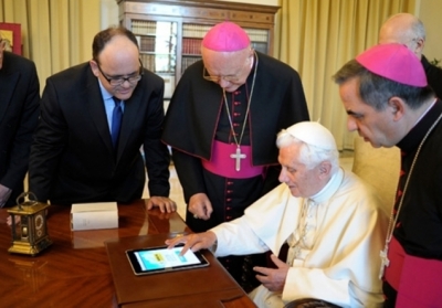Twitter Папи Римського закриють у день його відставки