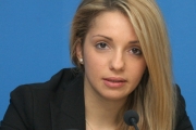 Тимошенко-молодша запевняє, що Конституція не забороняє її матері лікуватися за кордоном