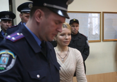 Тюремники після ще одної відмови Тимошенко: на нас вже в міліції скоса поглядають