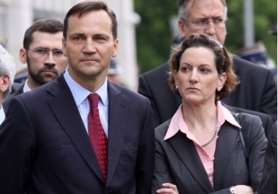 Польському міністрові соромно перед дружиною за земляків-антисемітів