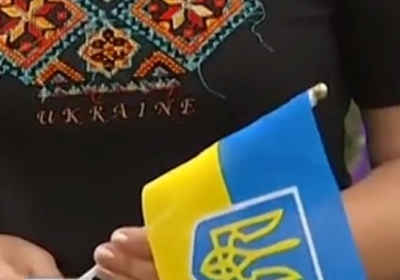 Беженцы из Осетии в знак поддержки выучили гимн Украины