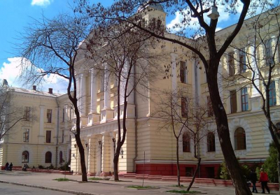 Будівлю Одеського медвишу пікетують, МОЗ заявляє про провокації
