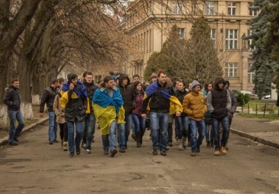 Активисты в Ужгороде захватили горсовет, теперь пикетируют областную налоговую