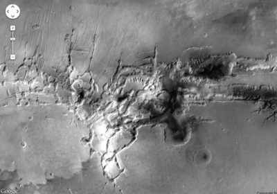 Марсіанський рельєф. Фото: google.com/mars/