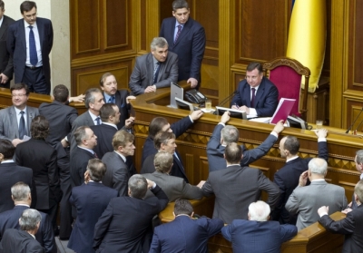Янукович пропонує карати депутатів за погану поведінку у парламенті