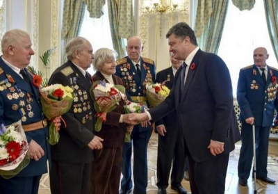 Президент наградил ветеранов медалью 