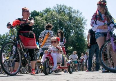 На ровер у вишиванці: у Львові відбувався жіночий велопарад