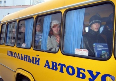 Шкільні автобуси від Табачника виявились заставою в банку