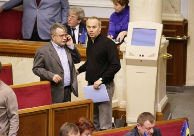 Шуфрич объяснил, что не голосовал за мобилизацию, потому что Порошенко продает конфеты российским солдатам
