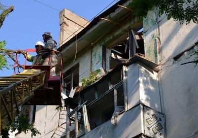 У Миколаєві стався вибух у житловому будинку: троє осіб постраждали, - фото