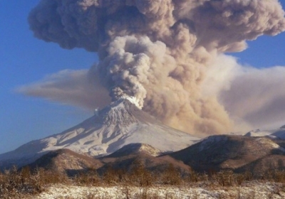 На Камчатці вивергається вулкан (фото)