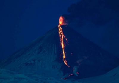 На Камчатці почав вивергатися найбільший вулкан Євразії