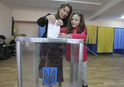 На 11 заграничных участках завершилось голосование по выборам президента - ЦИК