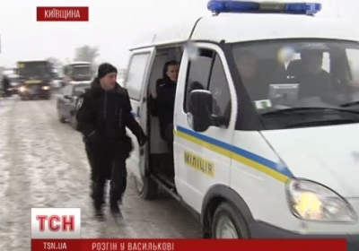 Около 15 автобусов со спецназом едут из Василькова в Киев