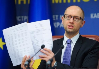 Киев реструктуризировал все еврооблигации, кроме российских, - Яценюк