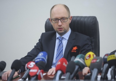 Яценюк обіцяє звільнення та кримінальну відповідальність чиновникам за відключення світла