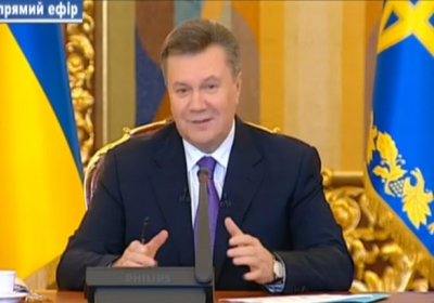 Ялинку для Януковича прикрашали три дні. Використали 2 км гірлянд