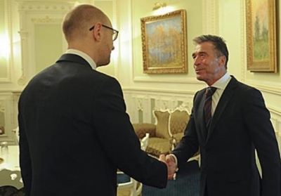 Яценюк и Расмуссен обсудили дальнейшее сотрудничество Украины и НАТО