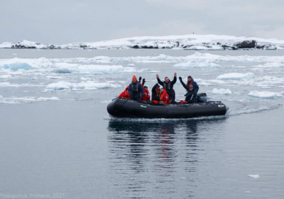 Українська антарктична експедиція прибула на станцію 