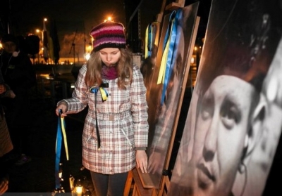 Вся Польща вшановує загиблих Героїв України