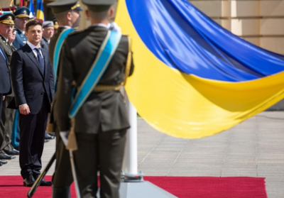 На Софійській площі урочисто підняли прапор України, - ВІДЕО