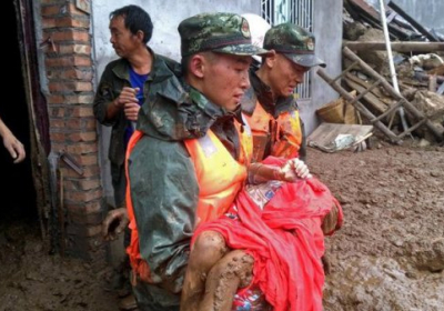 Мощное землетрясение в Китае: уже 12 погибших - ВИДЕО