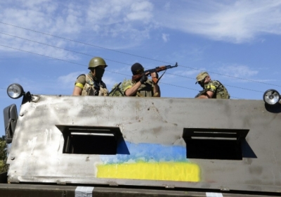 РНБО повідомляє, що за минулу добу в зоні АТО загинуло четверо військових