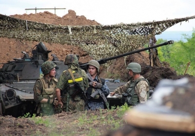 В зоні АТО поранено п'ять українських військових