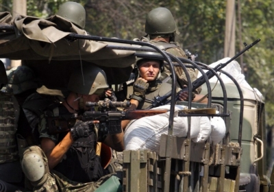 Украинские бойцы, прорываясь из окружения в Иловайске, захватили в плен 12 террористов